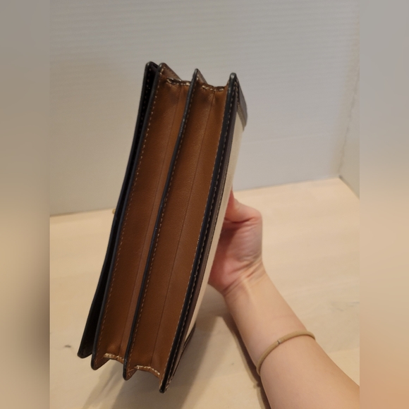 ❌️❌️SOLD❌️❌️ Coach Riley Tea Rose Clutch - Picture 5 of 11